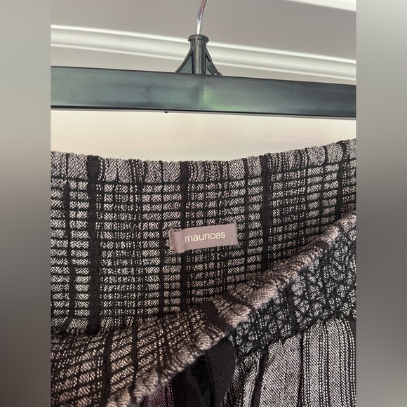 Drawstring shorts - Picture 4 of 4